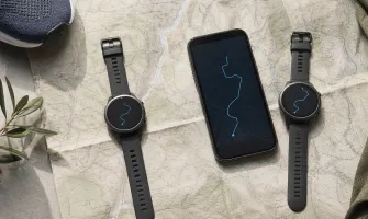 Ενσωματωμένο GPS ή GPS μέσω κινητού; Ποια είναι η διαφορά στην πράξη;