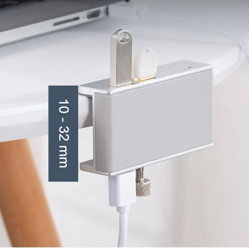 USB 3.0 Hub made of aluminium with clip