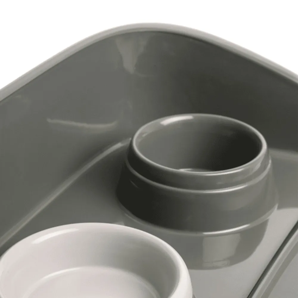 water & food container for pets