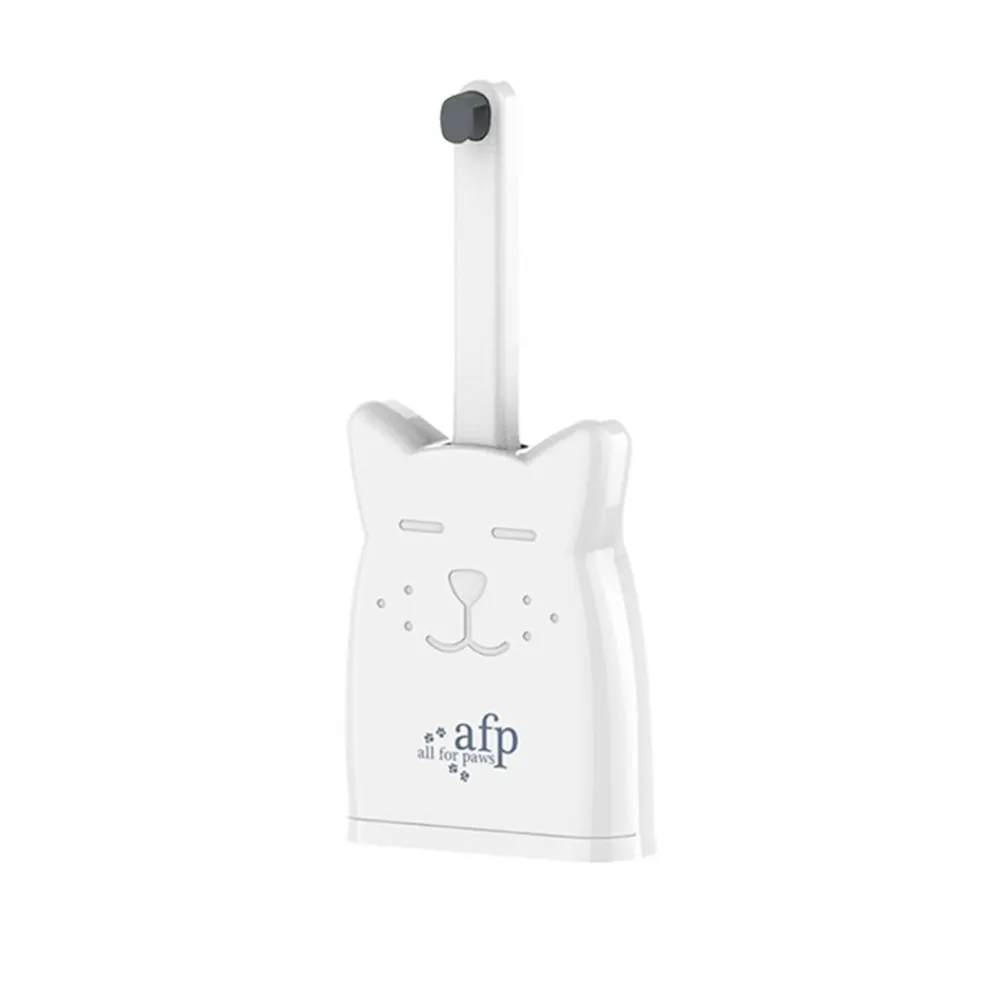 shovel with cat litter box