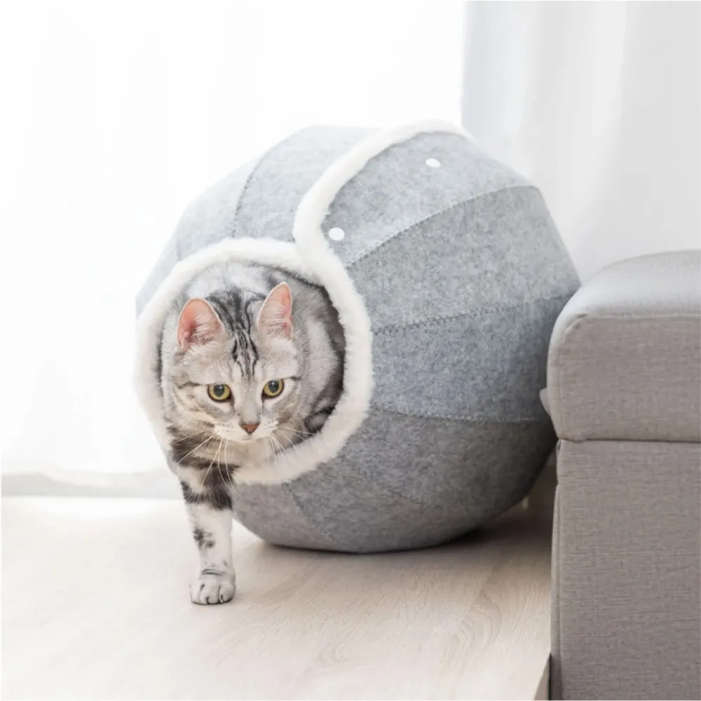 Bed / resting pillow for cats