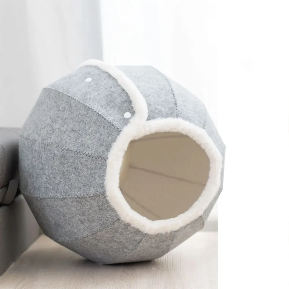 Bed / resting pillow for cats