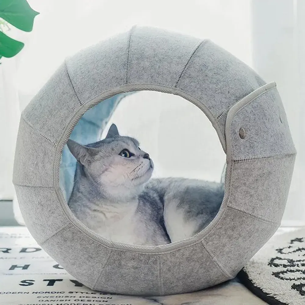 Bed / resting pillow for cats