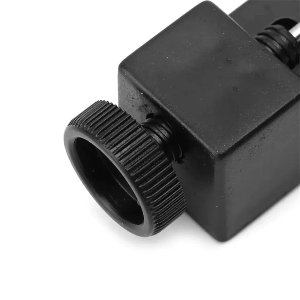 Bracelet adjustment tool