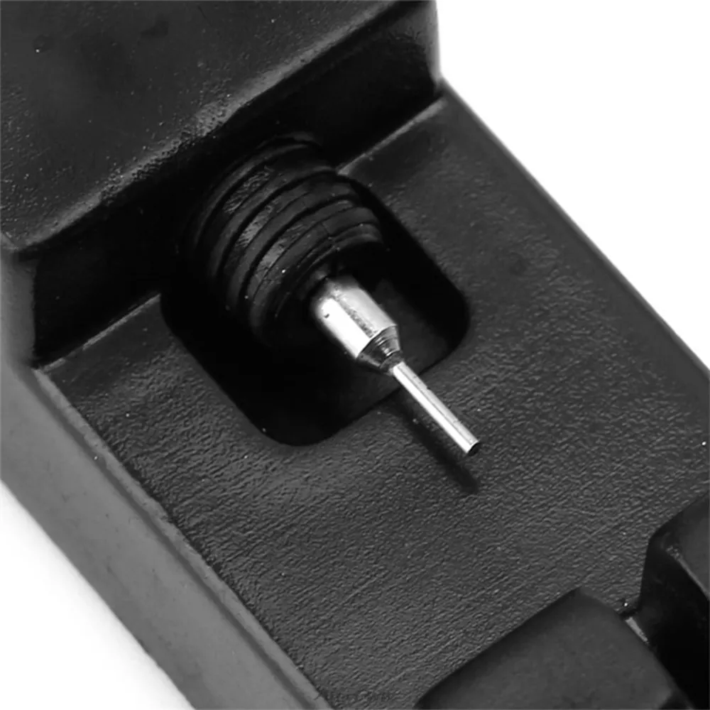 Bracelet adjustment tool